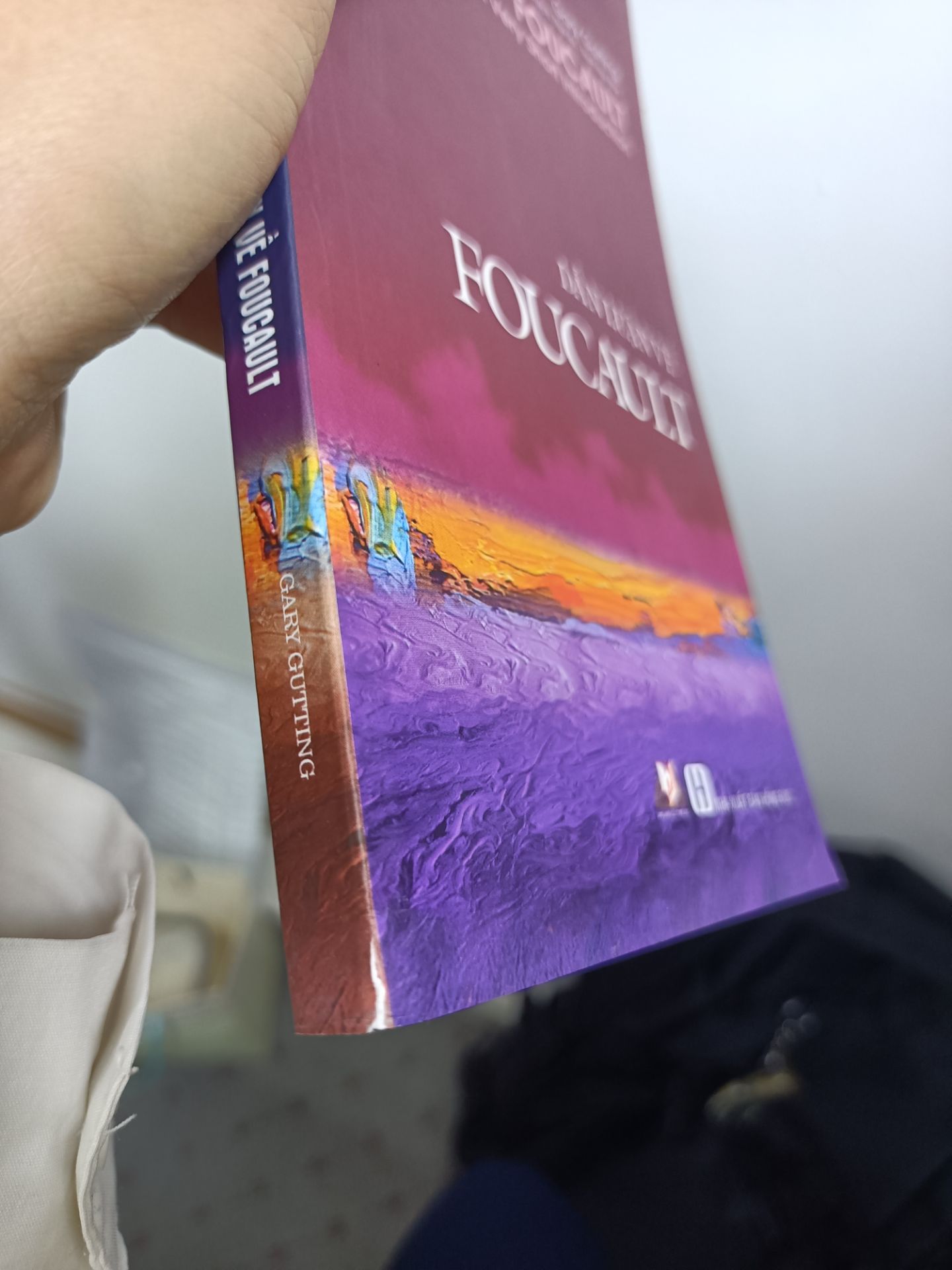 buồn vì bị rách gáy