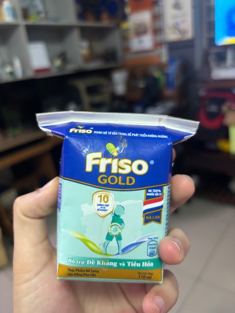 Sữa giao đóng gói cẩn thận, chất lượng đa phần ổn, nhưng uống gần hết có 1 hộp bị phồng, sữa ở trong hộp đã lên men và bị rữa.