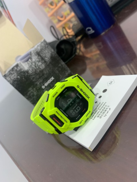 Đóng gói gọn gàng, chu đáo, mẫu đồng hồ đẹp, đầy đủ giấy tờ bảo hành, các giấy tờ liên quan. Màu đẹp