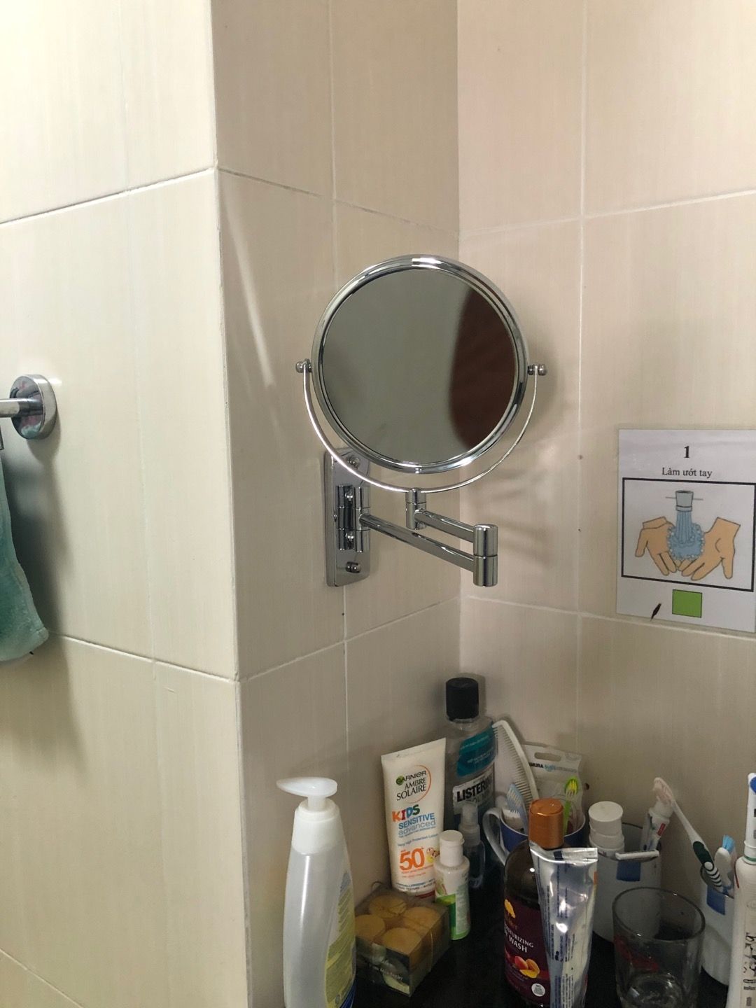 Gương nét căng rõ nét từng sợi lông hii, nói chung là  tốt, chắc chắn, sáng bóng Inox chuẩn. Giá cũng hợp lý. Hài lòng, cực kỳ tiện