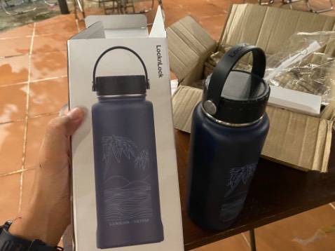 Cực xịn ạ, tiki nói giao thứ 4 nhưng thứ 3 đã nhận được rồi, đóng gói thì cẩn thận hộp ở ngoài thì hơi móp méo nhưng bên trong rất ok nha, bao bì đầy đủ nói chung ko có gì để chê, 10 điểm ạ, được miễn phí vận chuyển còn giảm thêm nên thấy mua rất đáng. Mẫu mới cũng rất đẹp