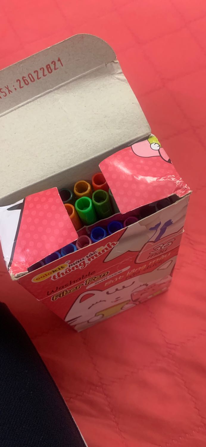 Hàng xấu, hộp bị bóp méo, nhìn chẳng ra gì. Gói hàng kém, không có bọc xốp. Lúc nhận hàng thì chỉ muốn vứt đi vì đồ quá xấu và hộp thì nhìn quá rách nát. Mua đồ tặng bạn nhưng hộp lại méo mó thế này chỉ muốn vứt đi. Không bao giờ mua lại Hàng xấu, hộp bị bóp méo, nhìn chẳng ra gì. Gói hàng kém, không có bọc xốp. Lúc nhận hàng thì chỉ muốn vứt đi vì đồ quá xấu và hộp thì nhìn quá rách nát. Mua đồ tặng bạn nhưng hộp lại méo mó thế này chỉ muốn vứt đi. Không bao giờ mua lại