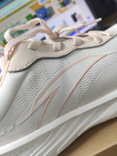 Giao siêu nhanh, hàng đjep đúng mô tả, kèm quà tặng