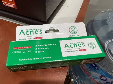 Chất lượng hơn mình tưởng tượng. Kem đặc dễ thoa, thấm vào da cũng nhanh. Mọi người nhớ giữ da sạch rồi hẵng bôi kem nha.