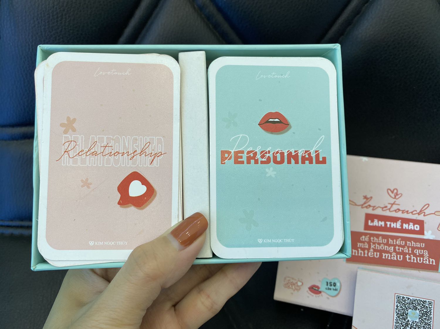 Đúng là yêu lâu chả có gì để nói với nhau, riết mún chia tay lun. Tự dưng thấy quảng cáo bộ thẻ này mua thử coi có cải thiện đc gì hok. Lúc chưa chơi ko hy vọng gì nhiều mà sau khi quất hết 150 câu thì phải nói là đỉnh, thì ra có rất rất nhiều thứ cần chia sẻ chẳng qua mình ko biết thui