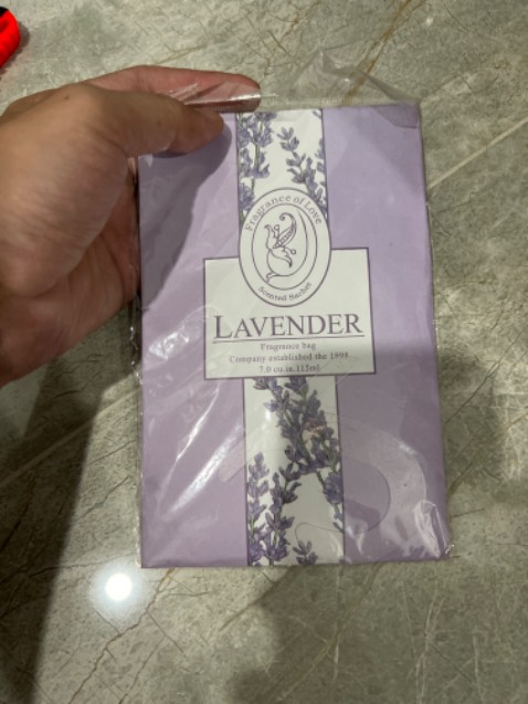 Khử mùi tốt, hương thơm dễ chịu nhưng không rõ vì sao giữ không lâu hay là do mình chưa rõ cách sử dụng.