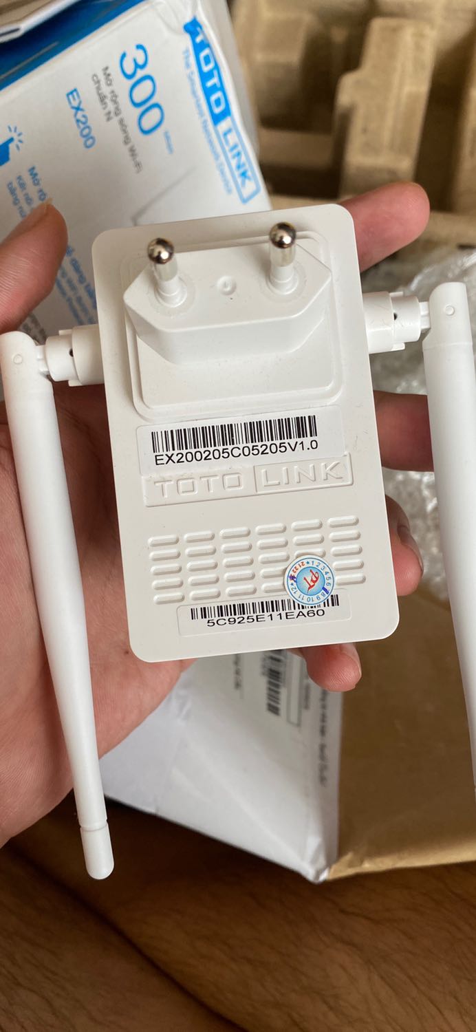 Đặt bản v2 shop hết hàng gửi v1. Mọi người đặt hàng thì nên lưu ý hỏi trước khi đặt. 2 bản chênh lệch 30 - 40k. Sản phẩm hoạt động ổn định. Đầy đủ tem.