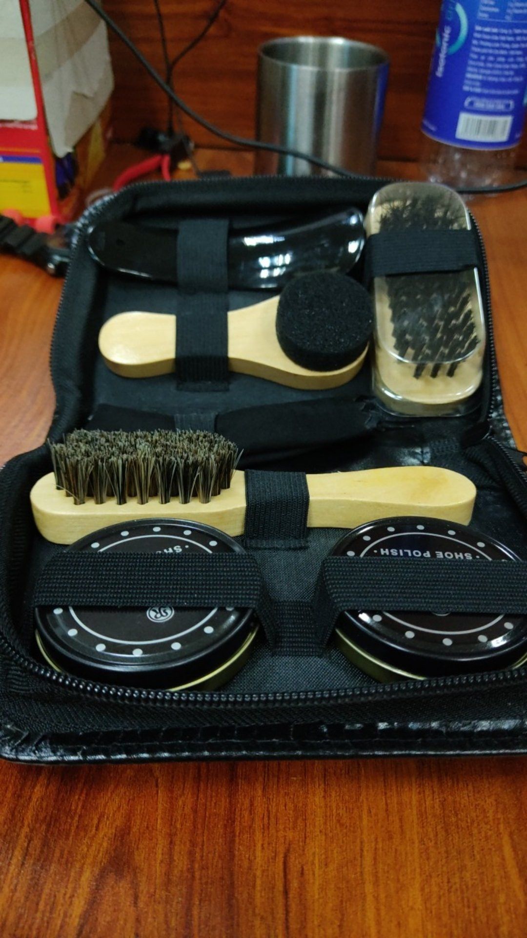 ông nào thích đánh giày tại nhà thì nên mua thử. chất kượng khá oke, giao hàng nhanh. nên mua nhé ông nào thích đánh giày tại nhà thì nên mua thử. chất kượng khá oke, giao hàng nhanh. nên mua nhé