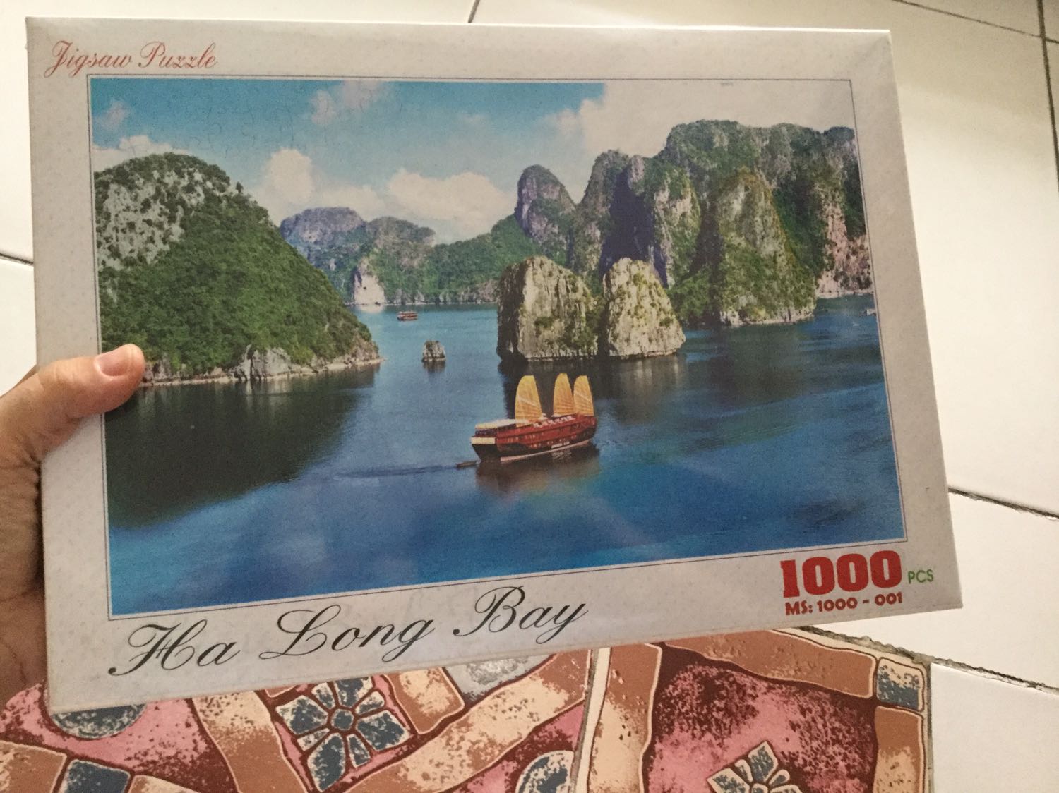 Giao hàng nhanh, đóng gói cẩn thận, mới nhận hàng, 1000m nên chưa xếp nha mọi nguoi, nhung bên trong có bảng hướng dẫn cách xếp, chai keo, to khá to... ?