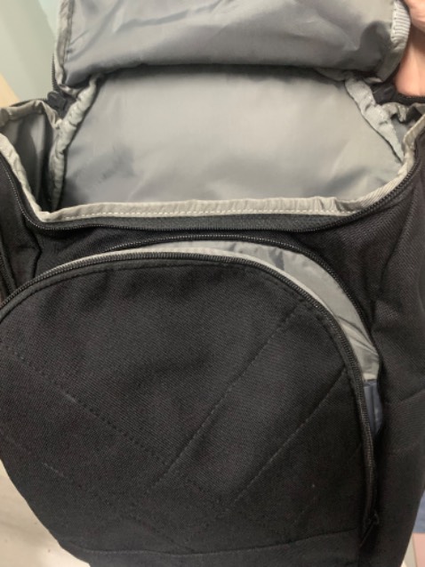 Ủng hộ hàng Việt Nam, chỉ có điều là balo hơi to so với mình, balo có mùi ẩm, shop nên thêm gói hút ẩm. Nếu có nhiều màu như màu pastel thì tuyệt vời.( vì mình không thích màu đen cho lắm) :(((