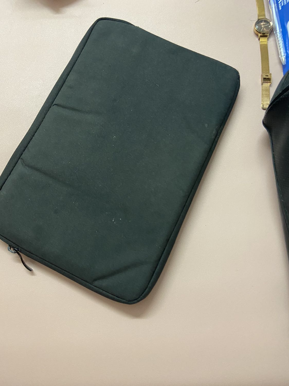 Đẹp, vừa bàn nhựa nhỏ. Nhìn chuyên nghiệp. Đẹp, vừa bàn nhựa nhỏ. Nhìn chuyên nghiệp.