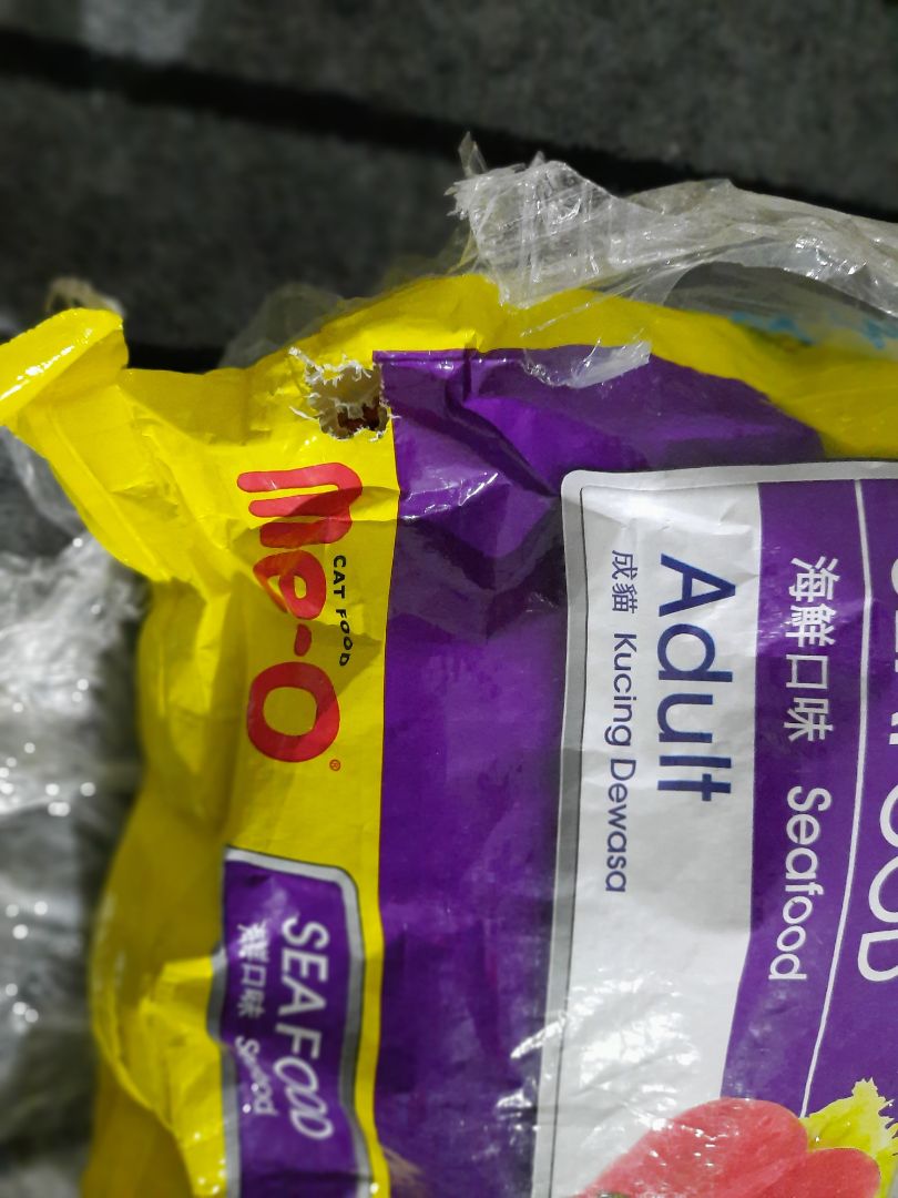 nếu có loại 0 sao, tôi cũng sẽ đánh giá. quá thất vọng. lần 1 thì túi thủng 1 lỗ, đổi trả tưởng ok thì thủng tận vài ba lỗ. do shop hay do tiki. nghĩ khách hàng là trẻ con à? đổi ttar chỉ là bọc kĩ hơn cho mấy cái lỗ ko tơi hạt ra như lần mua đầu. tôi sẽ ko bao giờ đặt hàng ở đây nữa.