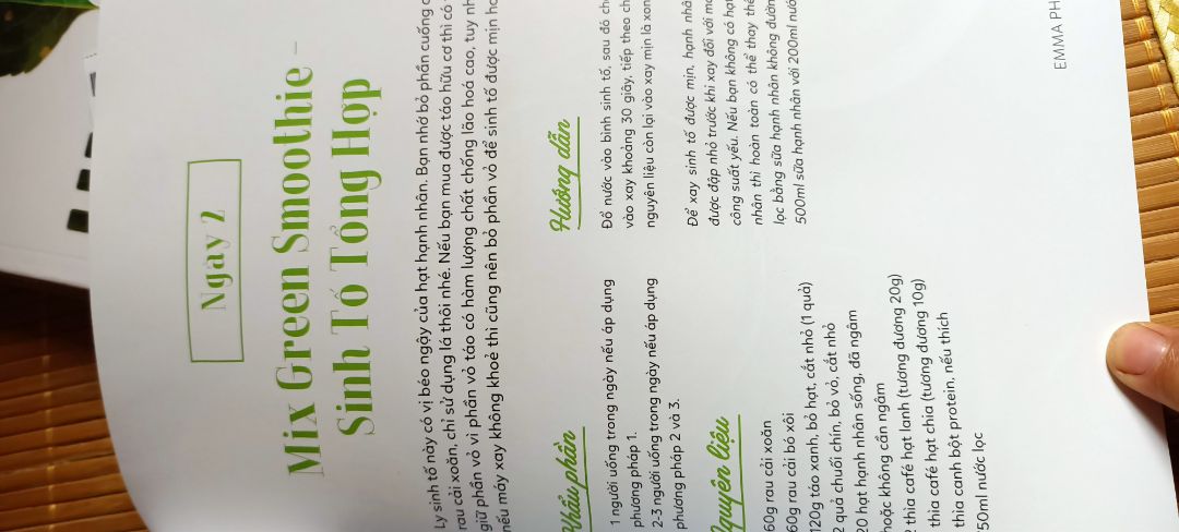 Mình đã thực hành theo mấy món trên Kênh Youtube chị của Emma Phạm. Mua sách vì mình thấy mình đọc thì nhớ lâu hơn nghe. Còn làm theo thì mình mở lại Video. Sách in hình rõ nét. Nội dung là các công thức ngắn gọn, dễ thực hiện.