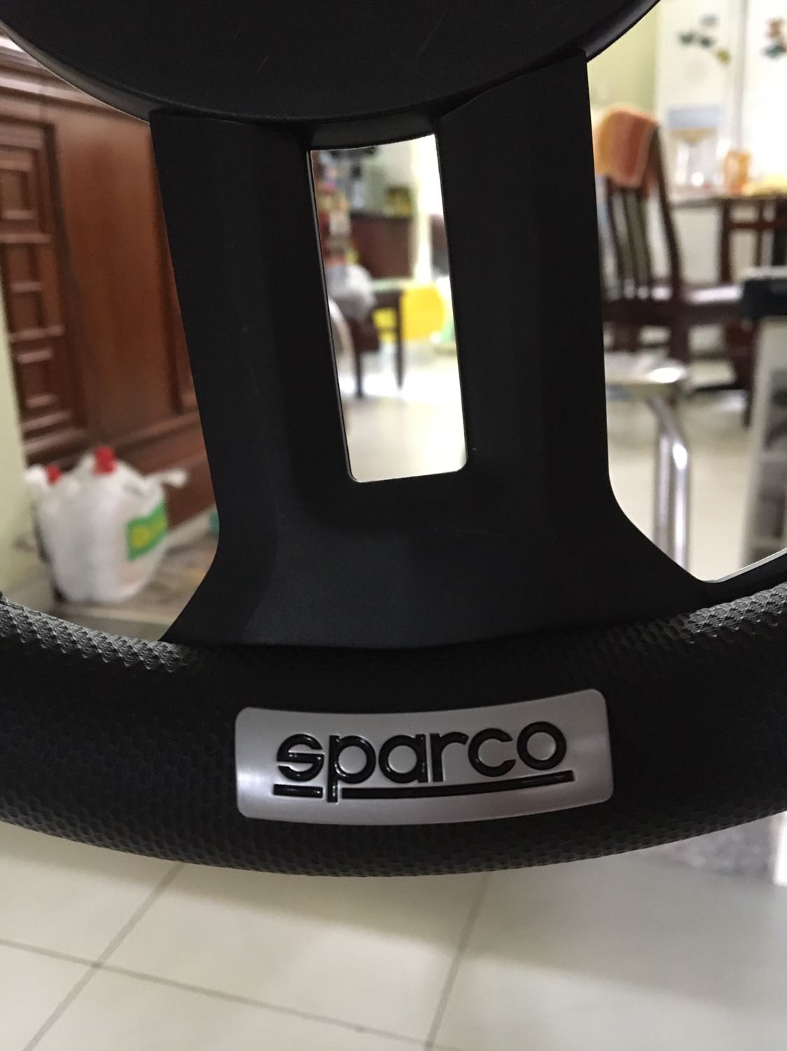 Sản phẩm chính hãng, chất lượng. Có tem chống hàng giả. Chất liệu rất tốt không bị tuột