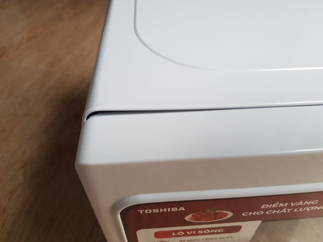 Vỏ bên ngoài lò bị cong vênh và lòi ra ở 2 bên góc. Tiki vui lòng đổi hàng lại cho mình Vỏ bên ngoài lò bị cong vênh và lòi ra ở 2 bên góc. Tiki vui lòng đổi hàng lại cho mình