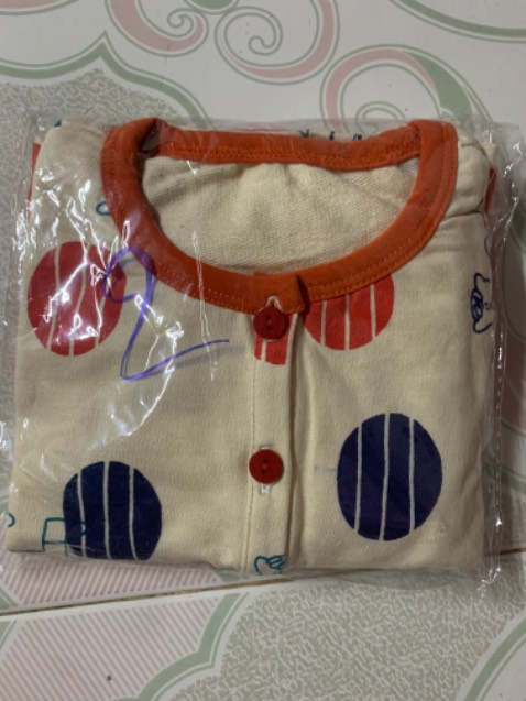 Màu sắc và mẫu mã như hình, đường may chắc chắn, form lớn