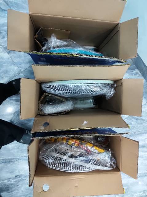 Hàng đẹp, giao nhanh, gió mạnh. Tiếc cái là ko đc chọn màu Hàng đẹp, giao nhanh, gió mạnh. Tiếc cái là ko đc chọn màu