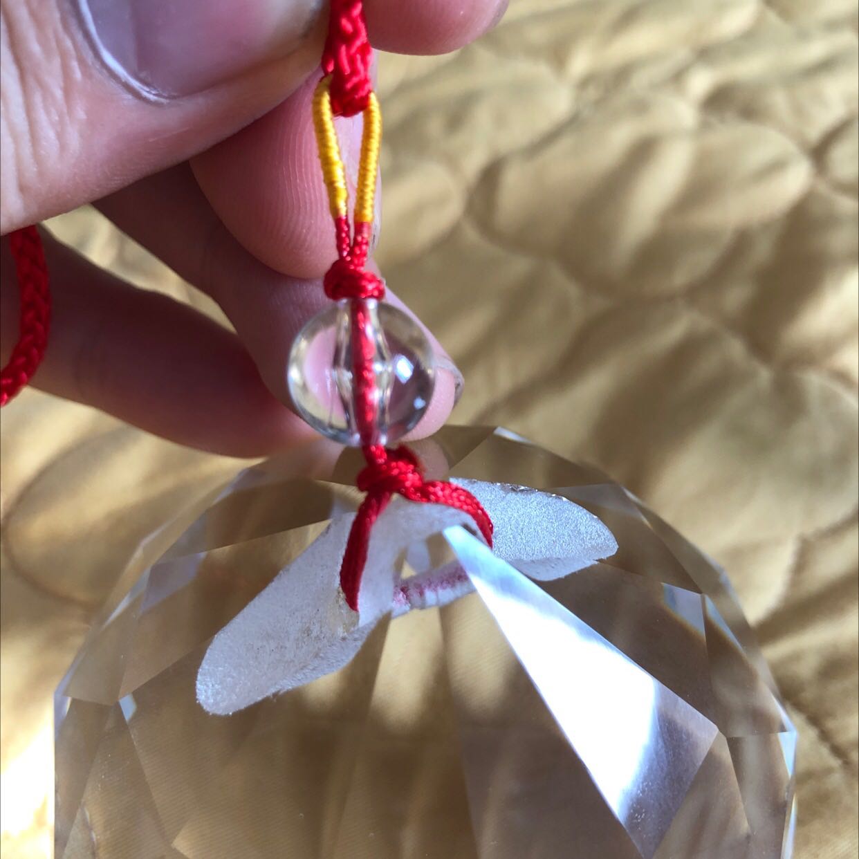 Cùng 1 nơi bán sản phẩm lại khác nhau, lỗi ở chóp đầu nối dây cheo bị mài mất chóp trắng xoá