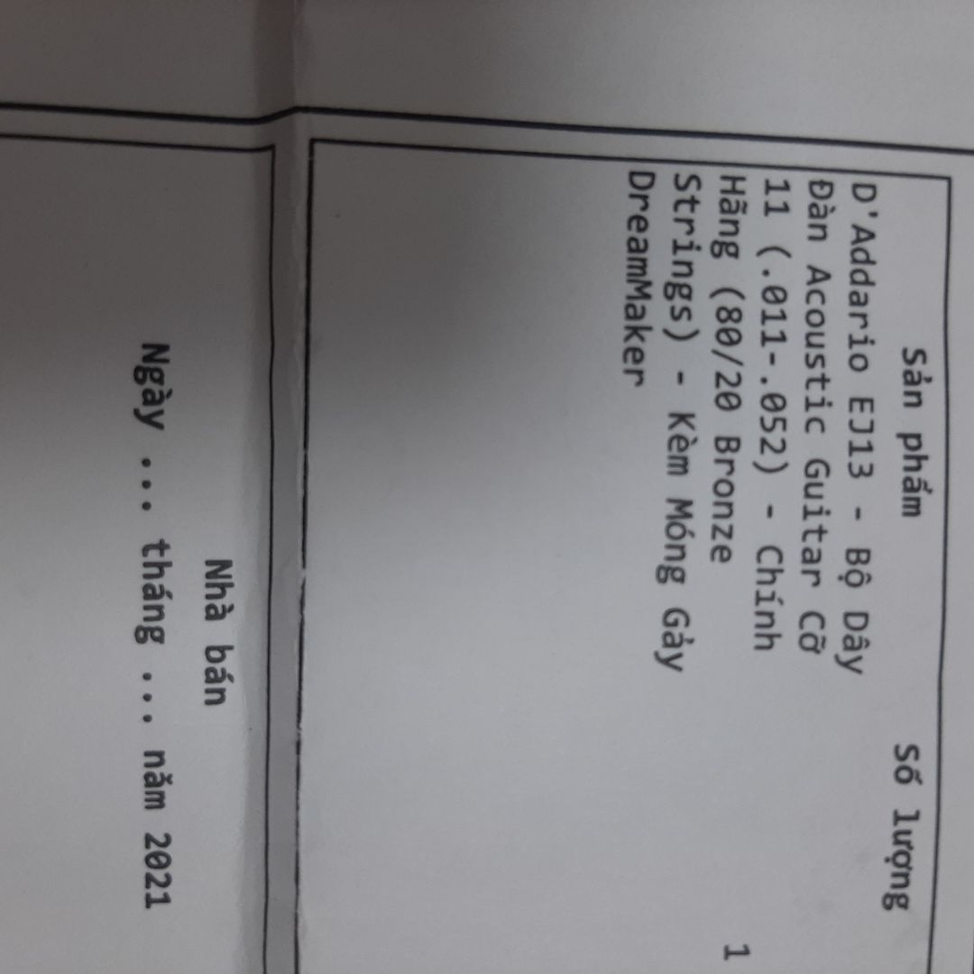 Chất lượng dây chưa rõ, phải dùng mới biết được. 
Tặng kèm móng gảy nhưng lục tung túi k có