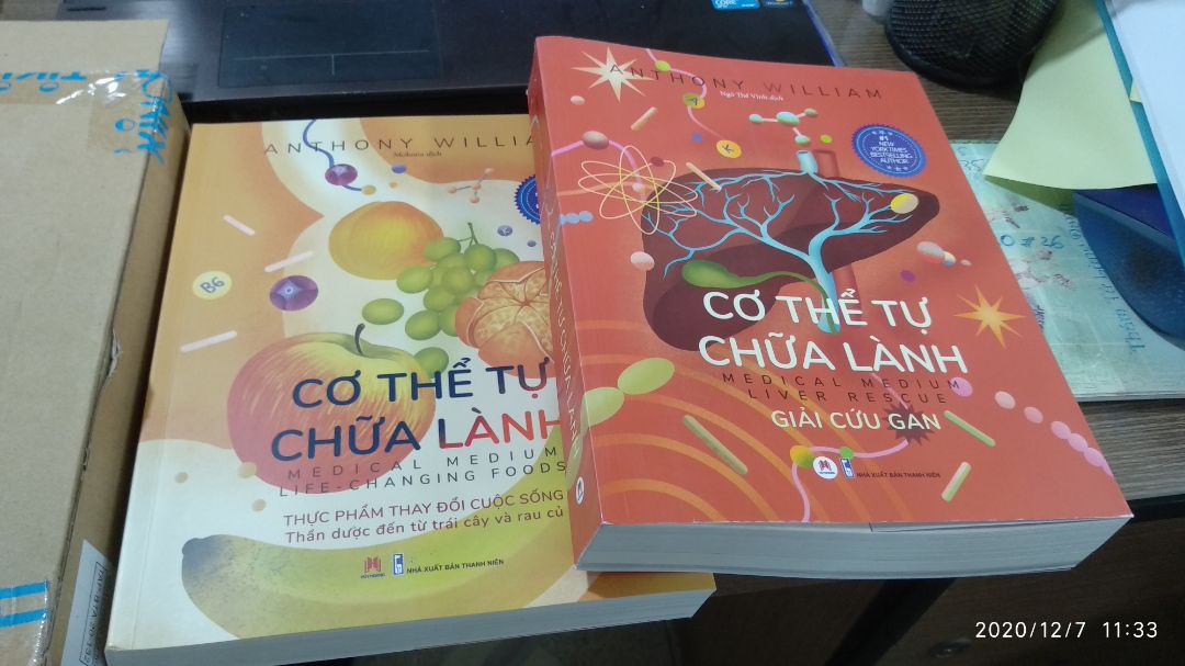 Nội dung mà sách cung cấp cực hữu ích, mọi người có thể nhín chút thời gian đọc tham khảo. Sách đẹp, riêng sách là 5*. Nhưng cách Tiki đóng gói sách thấy không hài lòng lắm. Tiết kiệm không đáng có, hai cuốn sách có độ dày hơn hộp carton dùng đóng hai quyển sách. Làm cuốn sách vốn đẹp mà lại không đẹp, bị trầy trụa và cong queo vài cạnh sách. Đội ngũ đóng gói sách nên học cách đóng gói sách của Fahasa.