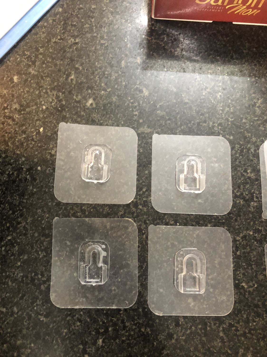 Keo dính tốt, tuy nhiên mua combo 20 cái nhưng giao thiếu, ko đủ cặp. Nhờ shop liên hệ giải quyết và gửi bổ sung giúp. Cám ơn.