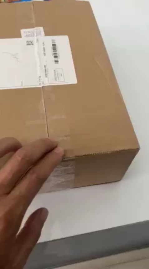 Có vấn đề với nhà bán hàng khi liên tục giao thiếu sản phẩm cho khách. Combo 3 túi bánh quy trứng muối 500gr giá 199k mà giao có 1 túi thế là thế nào, còn 1 túi nữa đâu???! Hộp này đóng gói thế nào mà nhét đc 2 túi đây???!!!