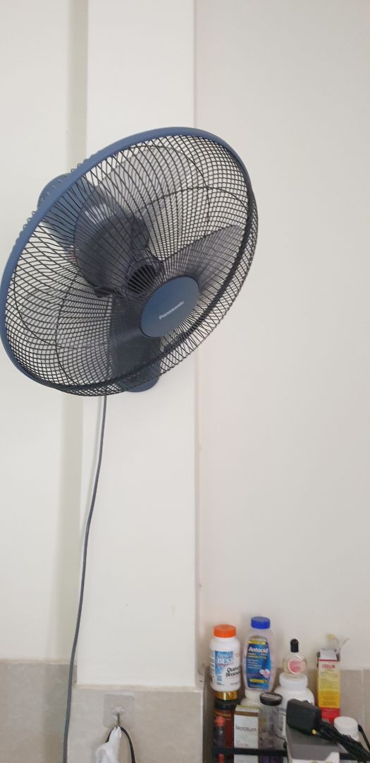 quạt dùng khá tốt nên mua nếu mọi người thích treo tường :) quạt dùng khá tốt nên mua nếu mọi người thích treo tường :)