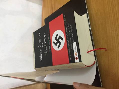 Sách quá đồ sộ, nội dung không phải bàn cãi. Dịch giả đã rất tâm huyết để dịch cuốn sách này. Bìa sách cứng cáp và rất đẹp. Mình mua được với giá sale nên rất thích. Mọi người nên mua để đọc.