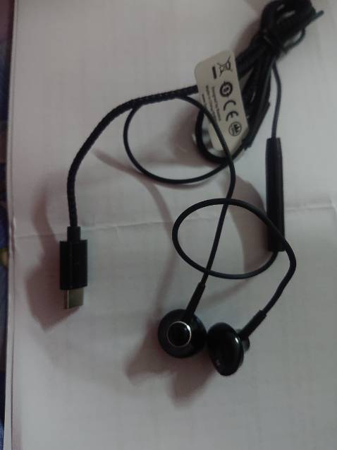 Chất âm ok, chui cấm khích rất cứng kèm 2 tay nghe hơi nhỏ so với tai (mình không phải tai to), (không giống ảnh ở phần kế bên loa) nên trừ 1 sao nhé