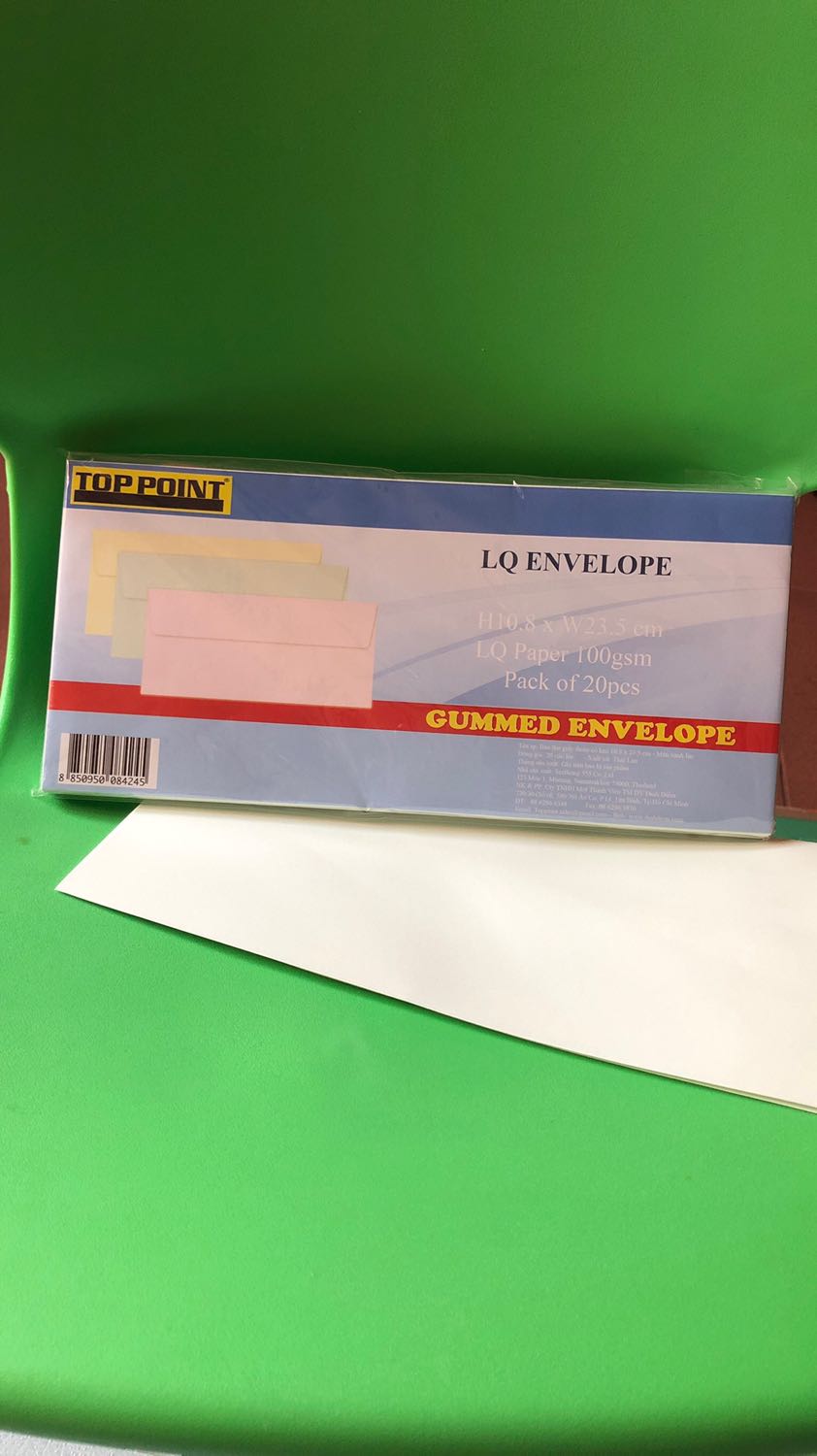 Mẫu mã đẹp lại thơm mùi giấy, có keo dán sẵn nên rất tiện dụng.