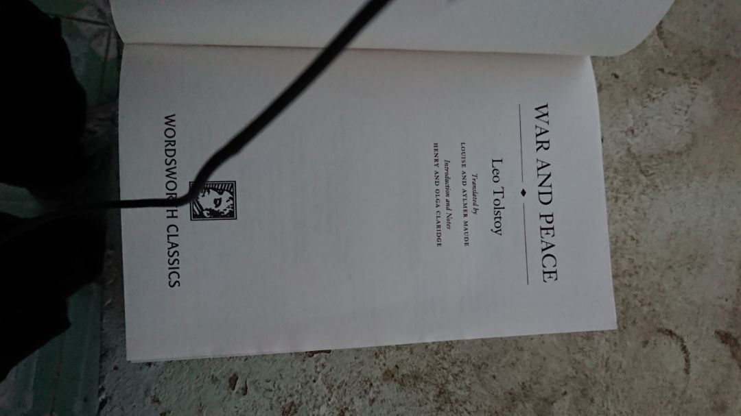 nội dung hay khỏi bàn nè, ai không đọc được bản tiếng nga thì nên đọc bản tiếng anh này, sách mới, bookcare vừa đẹp, do nội dung dài nên khổ chữ hơi nhỏ quá nên đọc ở nơi ánh sáng nhiều đỡ hại mắt hơn, đọc dần cũng sẽ quen cỡ chữ, tiki làm việc tốt,  giao hàng nhanh