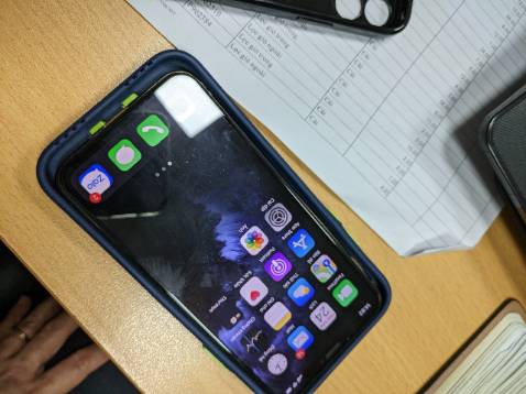 Tại sao tôi đặt đơn hàng ốp lưng đơn số 271765729 là ốp Iphone 11pro mà các bạn lại giao cho tôi ốp cho Iphone 12 thì sao tôi dùng đc. Yêu cầu các bạn liên hệ số điện thoại: *** đổi lại luôn dùm tôi