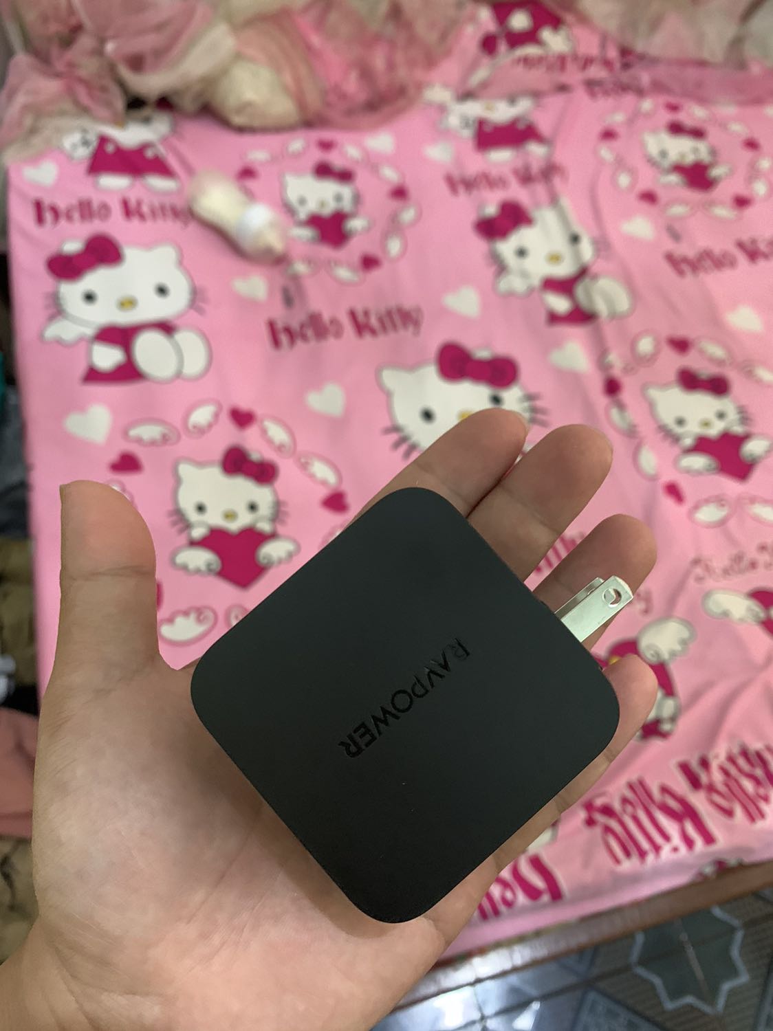 Sản phẩm nhỏ gọn, nhìn chắc chắn, mình mua dùng cho macbook pro 2013 sạc rất ổn. Về độ bền thì phải đợi thời gian kiểm chứng, nhưng review từ nhiều người khá ổn. Đây có lẽ là thương hiệu tiếp theo mình tin dùng. ^^