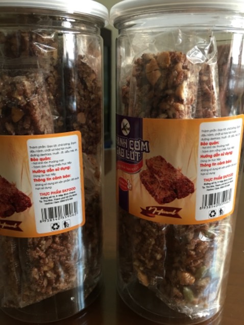 Mình đặt combo 2 hũ như hình trên trang Tiki, thấy trong hình có chà bông. Thế nhưng lại nhận được 2 hũ không hề có chà bông(? ) Không hiểu sao luôn! Không biết người mua nhầm hay người bán nhầm?