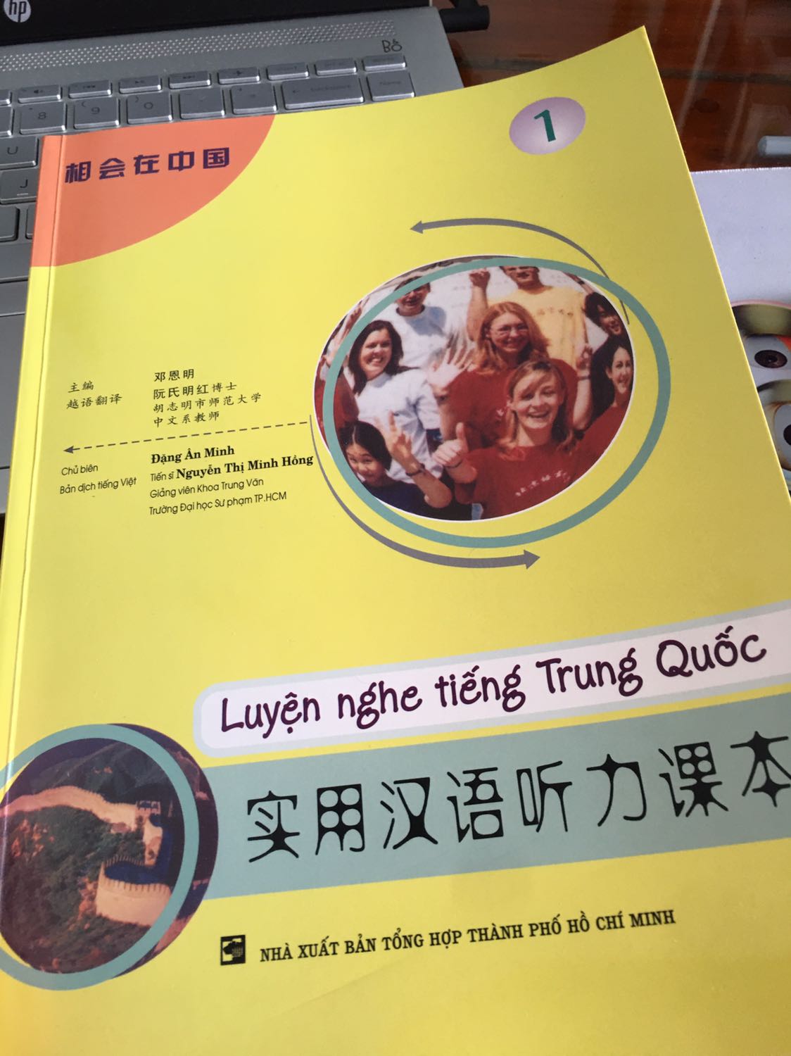 Sách có nội dung hay, dùng luyện kĩ năng nghe ok
