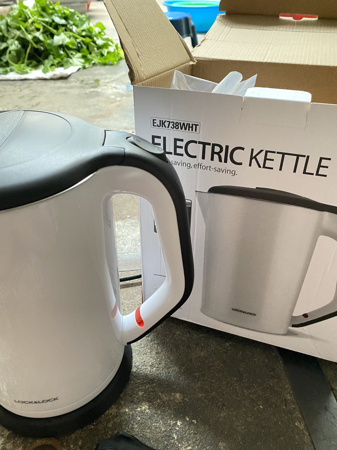 Hàng đúng mẫu chính hãng. Giao hàng nhanh. Shop nên đóng gói thêm 1 lớp ni lông bong bóng thì OK hơn khi vận chuyển