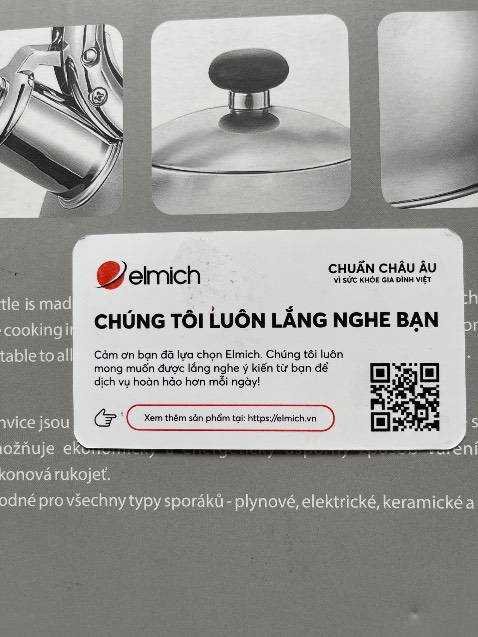 Các bạn giao cho tôi hàng mới hay hàng trưng bày, hay hàng cũ?  Cái hộp thì cũ mèm, nát như bị quăng ở xó.  Bên ngoài ấm thì lem nhem. Cái tem dán thì nhăn nhúm. Cái thẻ thì bẩn, sờn góc.