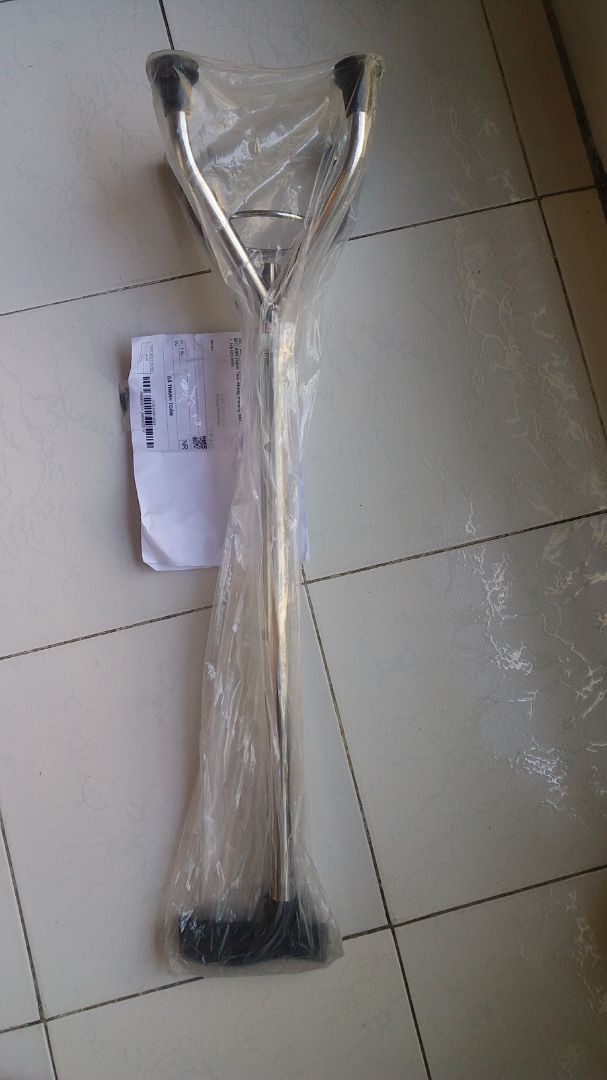 Hàng đóng gói kĩ . Giao hàng chậm vì dịch . Hàng không có thương hiệu  dù giới thiệu là lucass . Chất lượng hoàn thiện không tốt . Mn khg nên mua gậy chống loại này .