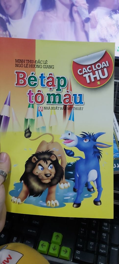 Sách tô màu hình quá dễ thương, nhiều hình. Bé thích lắm. Cám ơn Tiki nhé.