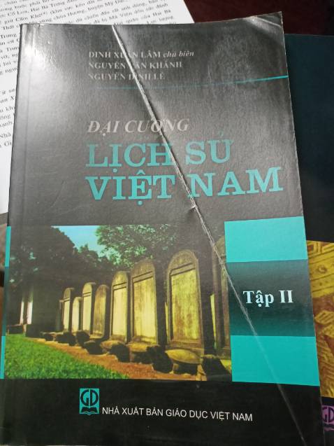 nội dung được phân chia rõ ràng
hình in sắc nét 
bìa sách cũ bị gấp chéo một đường 
trộm vía chủ shop cũng nhiệt tình ạ