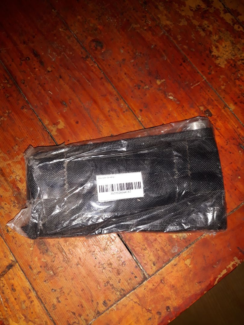 hơi buồn,giao nhanh 2h mà gần hết ngày mới có,bi nứt mất thanh gỗ cán kìm mong lần sau   
shop kiểm tra kỹ càng hơn khi giao cho khách