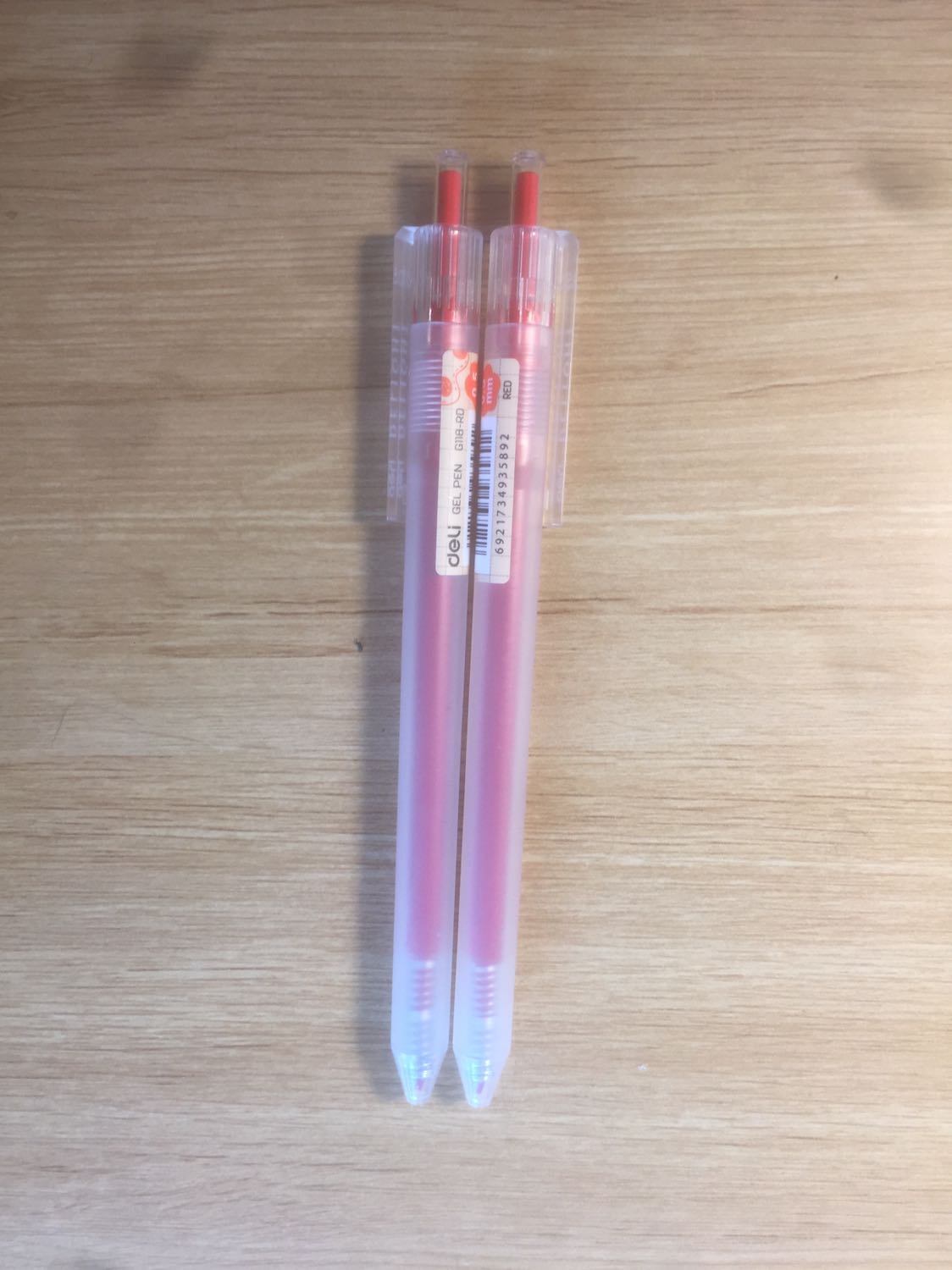 Thực sự phải nói là bút chất lượng lắm luôn ạ, kiểu dáng nhìn đẹp, cầm rất thích, bút ra mực đều và êm, giao hàng thì khỏi nói ạ, cực kỳ nhanh, xứng đáng 5s >