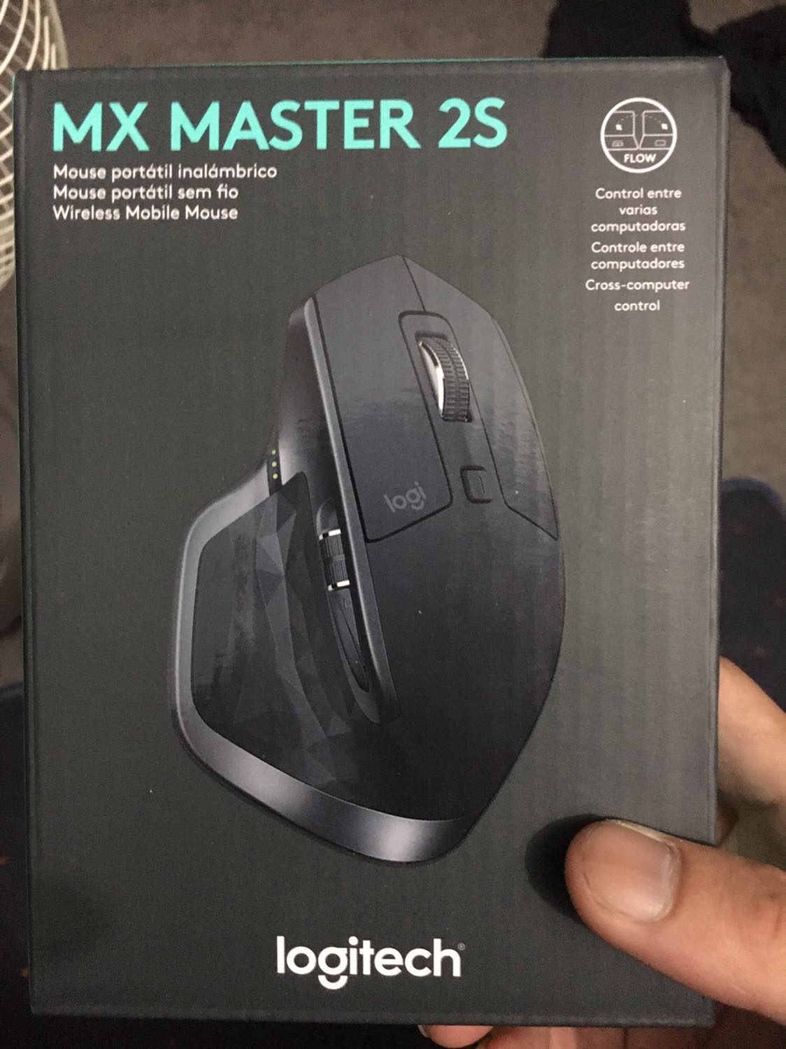 Sản phẩm tốt, pin tốt, chất lượng cao, mình chưa thử trên bề mặt khác nhưng chuột khá ổn định và chính xác. Mình sử dụng cho công việc lập trình tầm 12 tiếng 1 ngày nhưng pin nhìn chung có vẻ khá bền. Thời giao hàng rất nhanh chóng và thuận lợi.