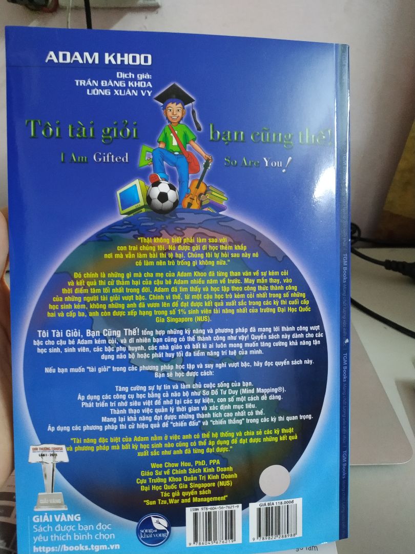 Sách hay lắm các bạn nha. Đọc cũng đã được 2 lần. Mình mua quyển này là quyển thứ 4 rồi. Hay quá nên mua về cho mấy em ở quê đọc. hehe. Dịch vụ TiKi oke lắm nhé, Sách mới nữa. Mong TIKI sẽ ngày một phát triển nha!