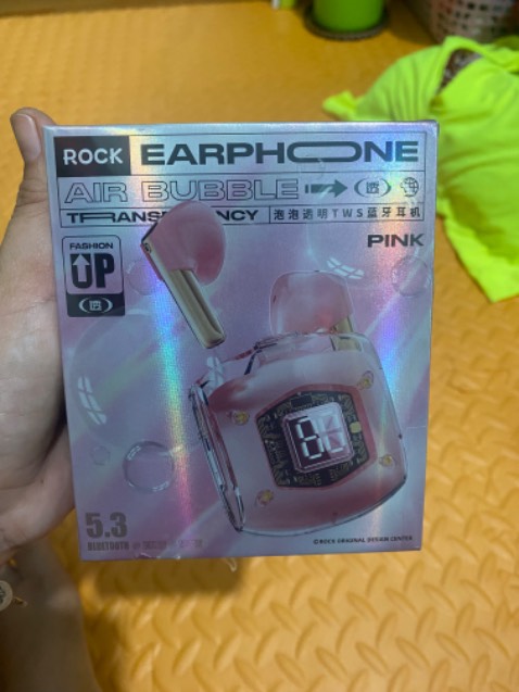 Êm tai, chất lượng âm thanh quá ok, sp kèm sticker, ko có tiếng việt ko biết dg luôn á, mày mò cả buổi, đẹpc dễ thương lắm