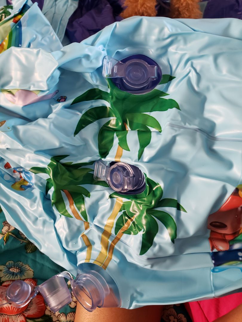 Không thấy có vòi bơm, làm sao bơm được?