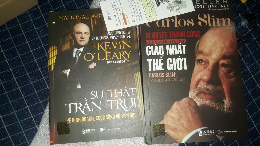 Hơi gẫy 2 đầu gáy sách