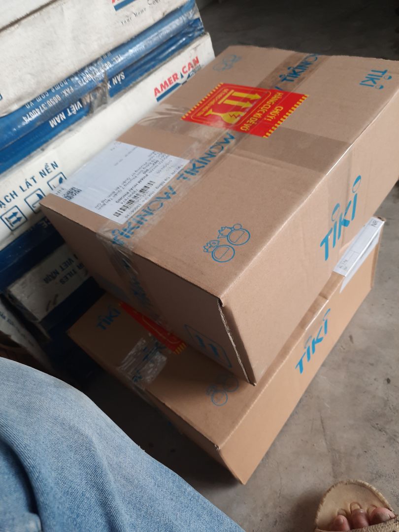 đóng gói ..rất kỹ .. ok .. hàng thì quá tệ .. mới nhận hàng ..mà nắp chai mốp và có dấu hiệu bị oxy hóa hết. sao dám sài đây ..