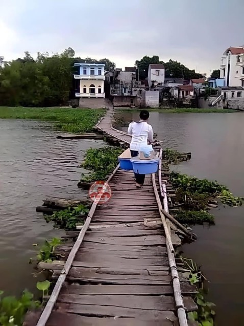 Mình nhận đc hàng rồi, hàng chính hãng mỗi tội giao hàng chậm mất 2 ngày
