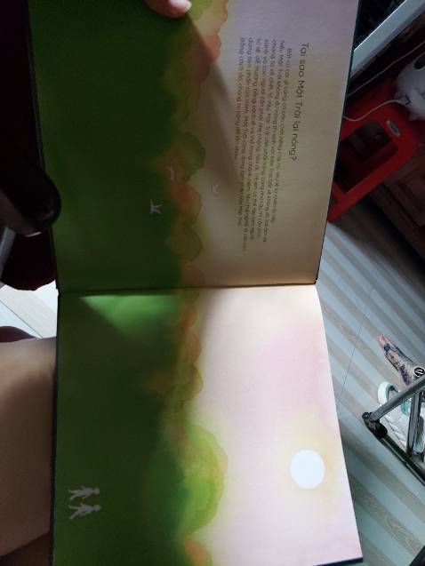 Sách cực kì hay luôn lời viết thắm đậm từng chữ, sách đọc thấu nhiều điều lắm hình ảnh đẹp mắt nhiều màu sắc, có thể ban đầu đọc sẽ khó hiểu vì là sách Thầy viết nên đọc lâu nhiều lần thì mới hiểu đc nhưng hay cực